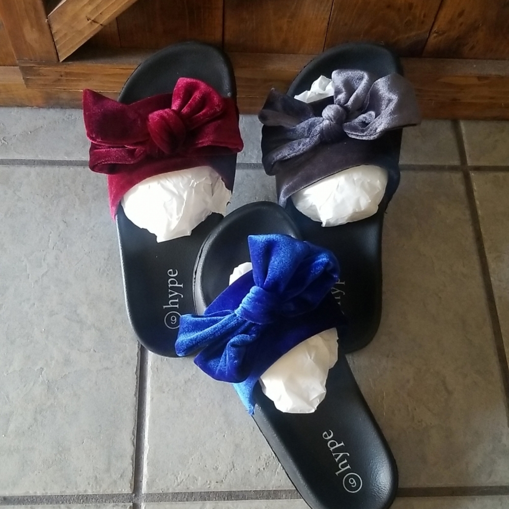 Velvet Bow Slides
